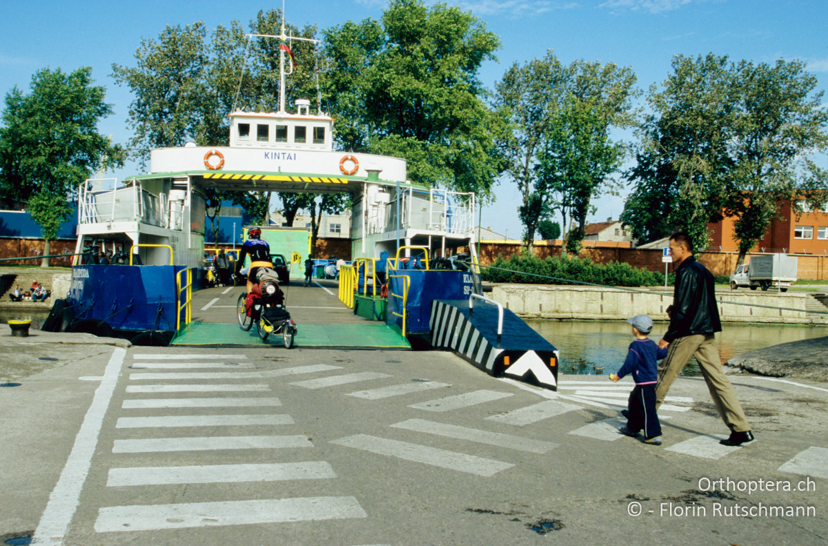 30.08.2004 5-minütige Überfahrt auf die Kurische Nehrung ab Klaipeda. Litauen