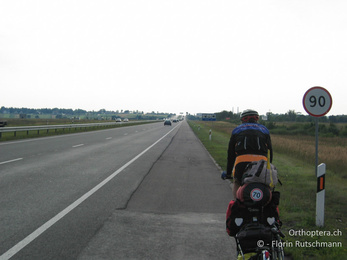 29.08.2004 Und wieder einmal auf der Autobahn, diesmal Richtung Klaipeda. Litauen