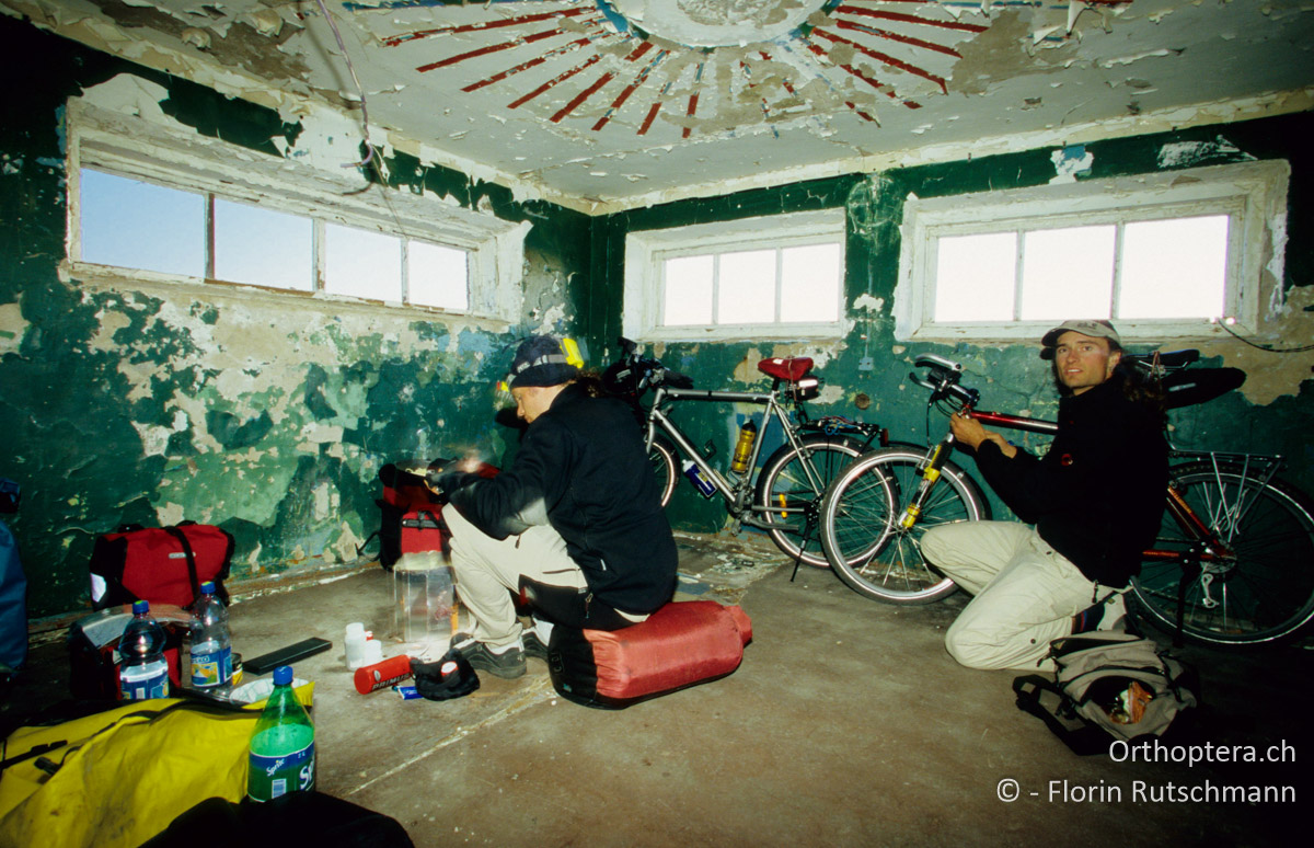 15.08.2004 Der Abend auf dem ehemaligen militärischen Wachturm in Paldiski. Estland